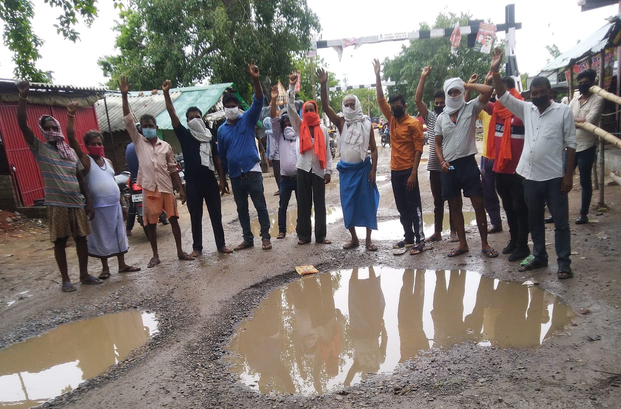 Demonstrated to build the road