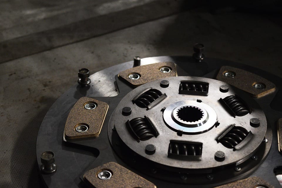 Clutch is necessary for car driving, due to these three reasons it gets tight, know how to fix it