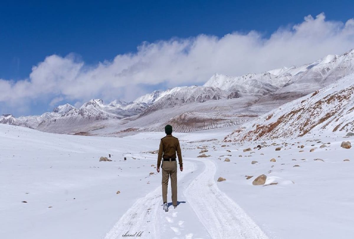 Jammu kashmir news: Wangchuk working hard for making ice tunnel 