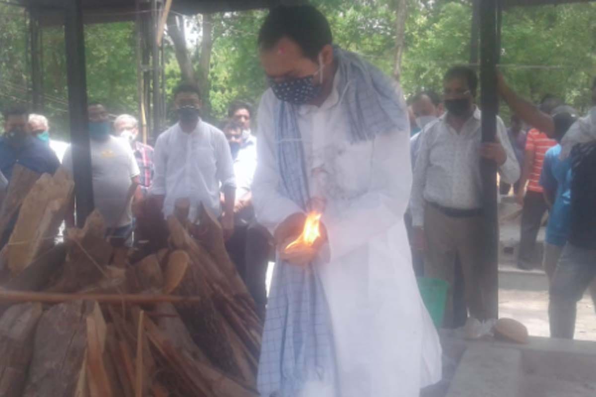 Anand Hospital MD Hariom Anand funeral held in Meerut, was handed over to the daughter before the suicide