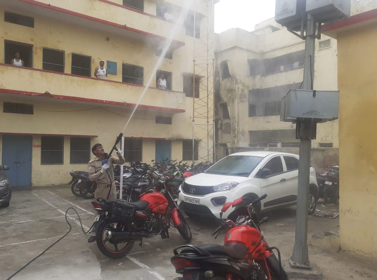 Ten policemen home quarantine of city police station