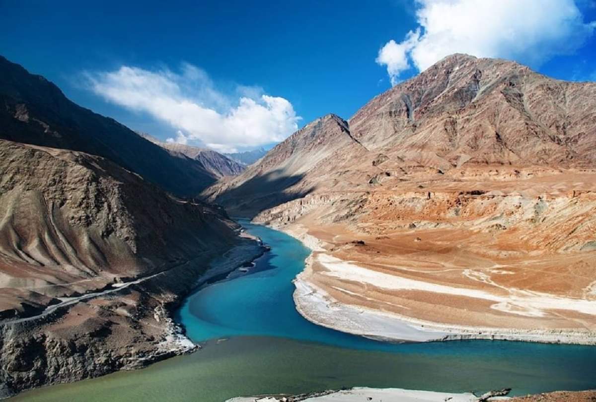 zanskar valley leh ladakh beautiful places to visit explore complete information zanskar valley trek