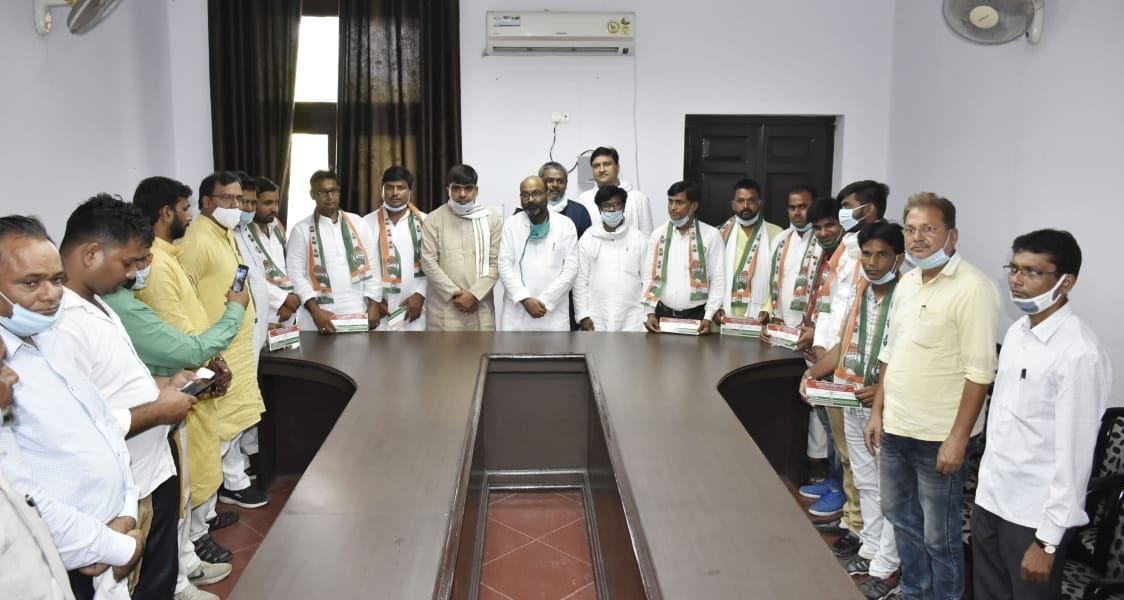 14 leader join congress in lucknow