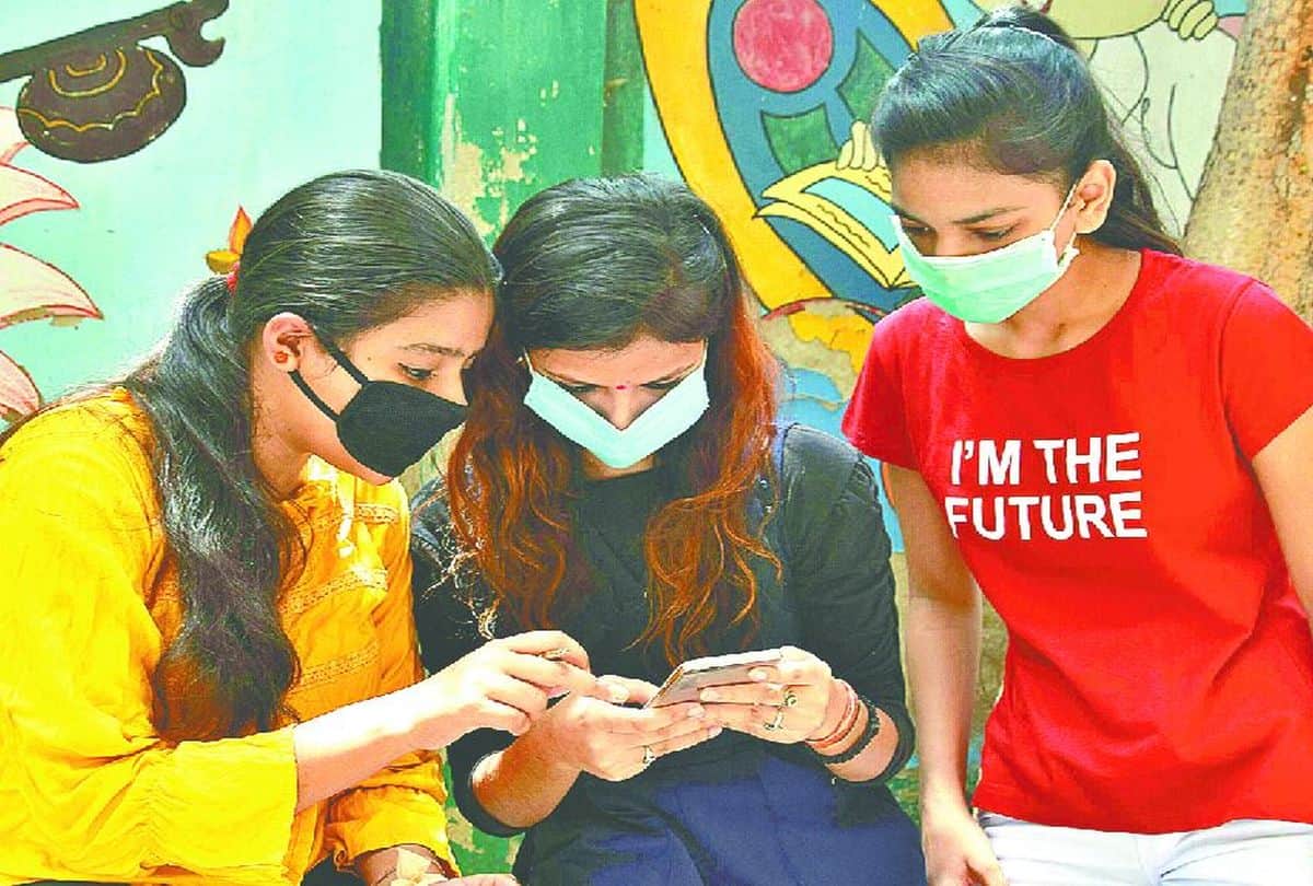 Scholarship for Graduate Girls in Bihar, Bihar Govt is giving 50000 Rs Scholarship to Girls Students