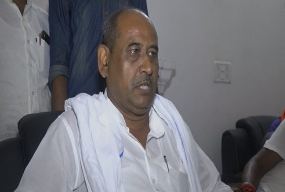 Bihar RJD vice president Vijendra Yadav resigns from party