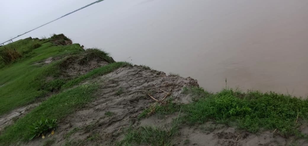 Ghaghra water level continues to increase on both gauges in Azamgarh