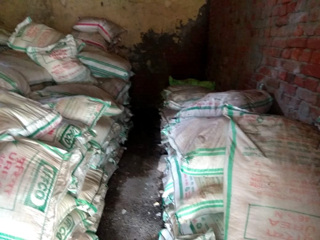 Urea drenched in the dilapidated building of the committee