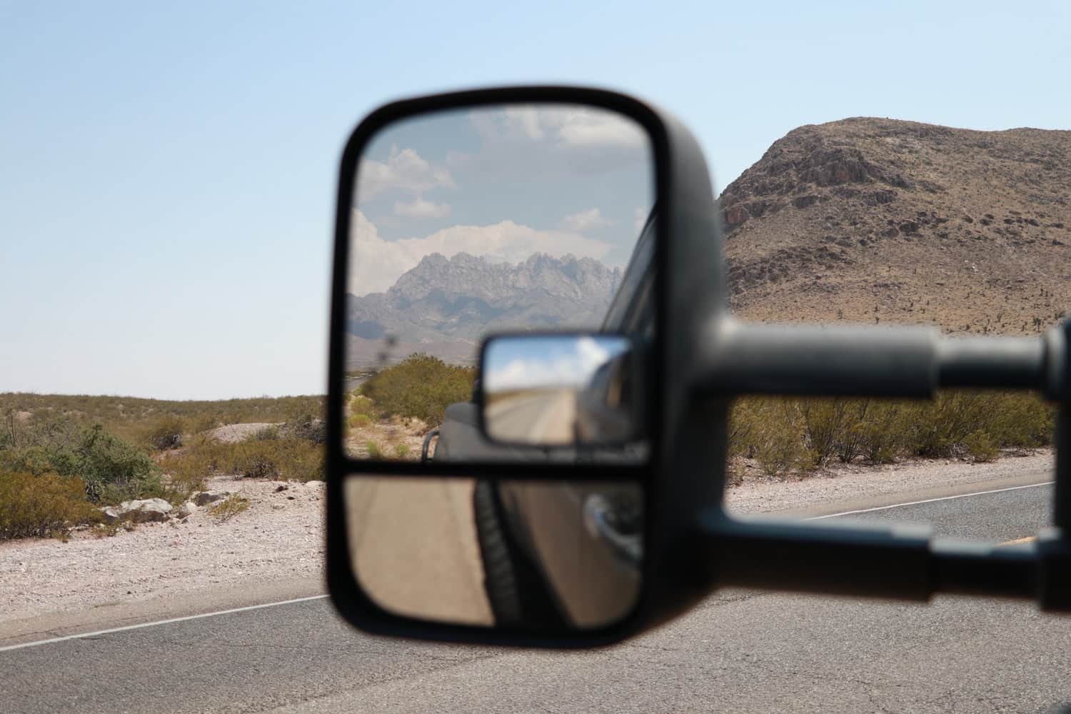 While driving, Rear View Mirror' and Side View Mirror is your true friends, but these '4 mistakes' cause the most death.