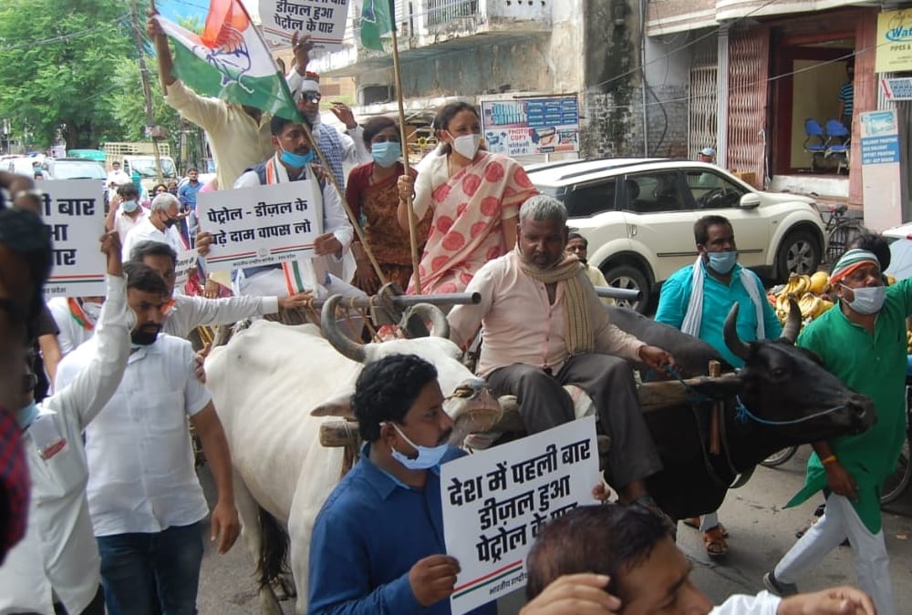 Congress protest on rise of petro diesel price.