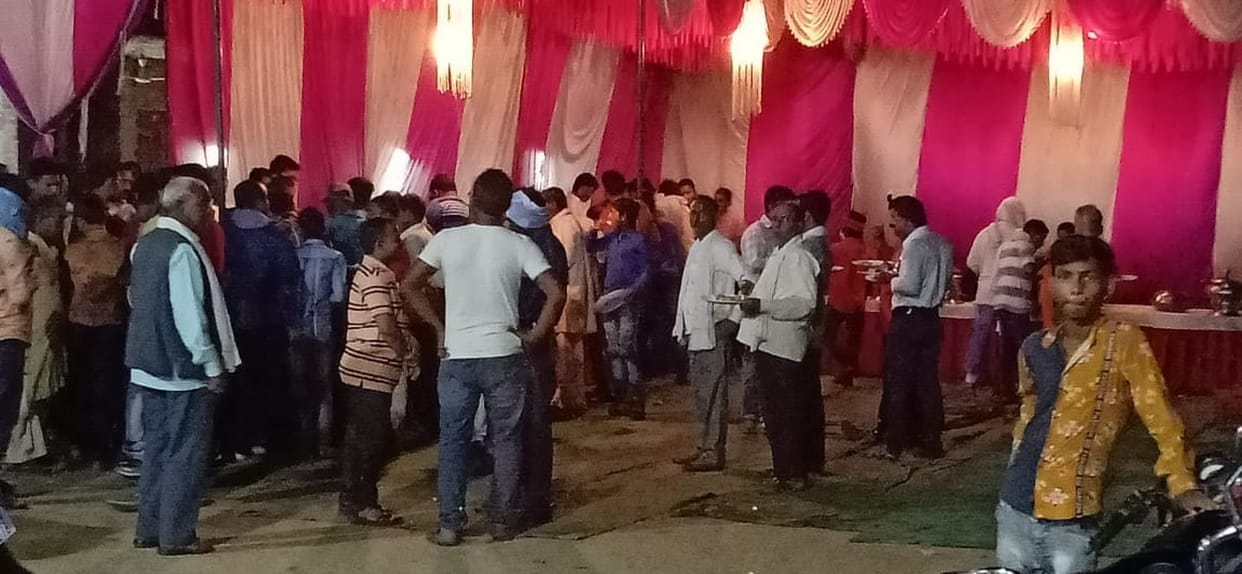 100 people, including bride and groom arrived at the wedding ceremony, case