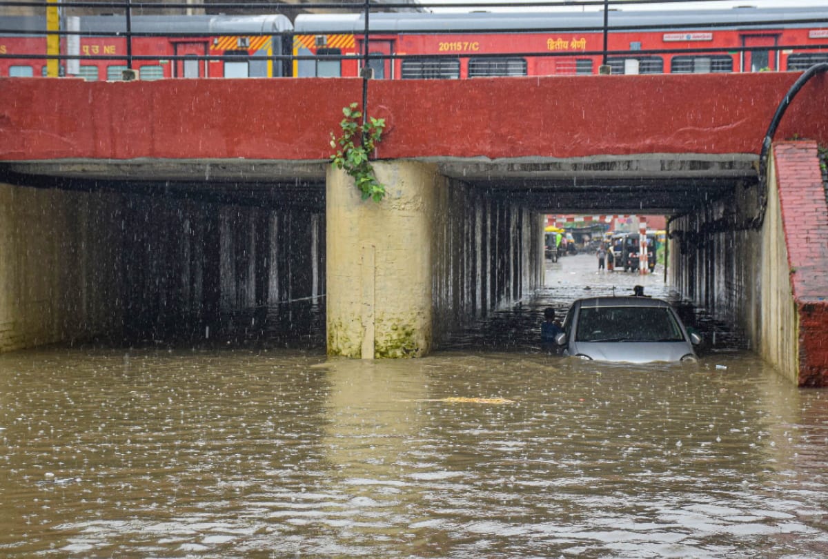 water overflow on Road after heavy rain in Gorakhpur