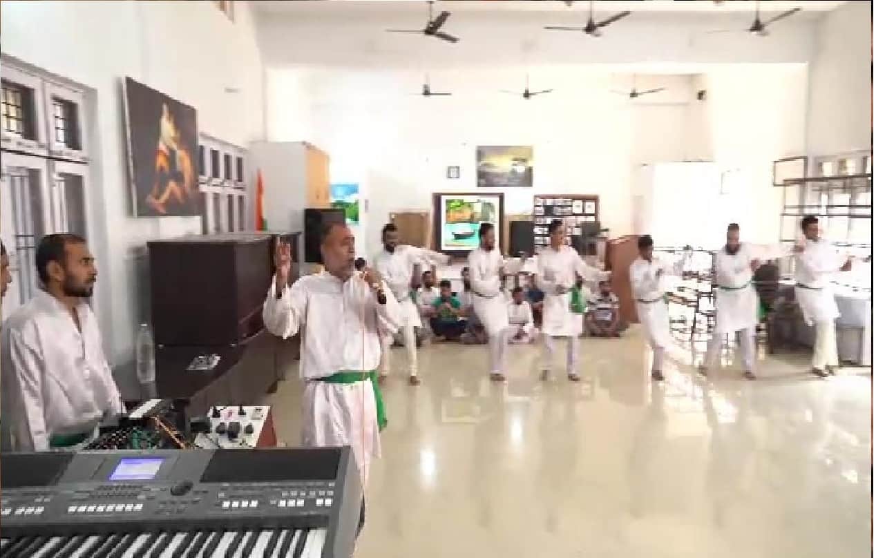 jammu kashmir jail, Encouragement of skill of prisoners through poetry