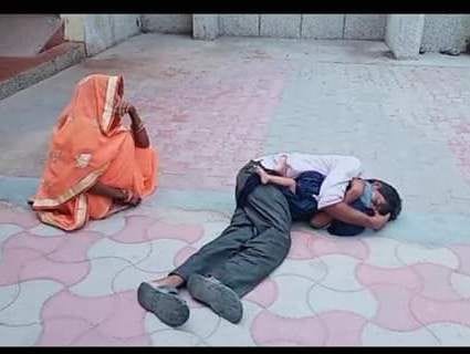Emotional video of father viral after child's death