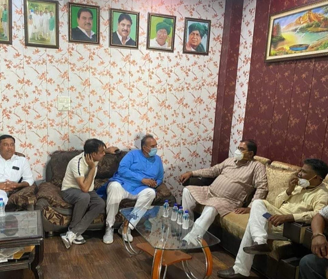INLD's Rohtak light chairman joins JJP, Abhay drank tea at the house of Kalanaur JJP and Kundu's uncle