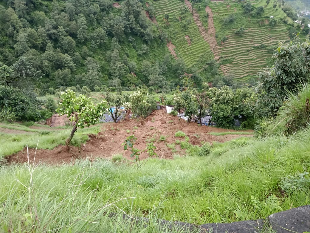 uttrakhand news: landslide due to heavy rain in pithoragah, many house drown in debris, photos
