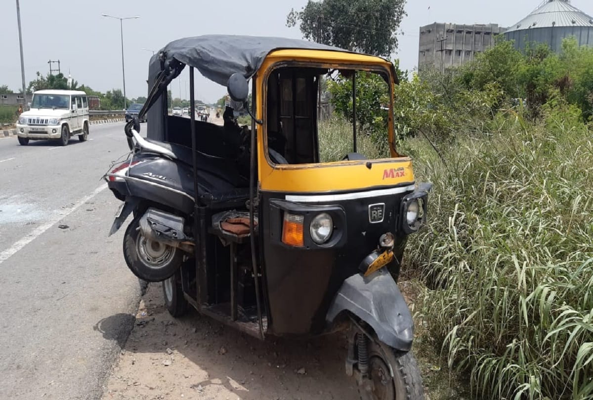Aligarh News:truck mets accident with three vehicles in Aligarh on NH 91 many injured and died