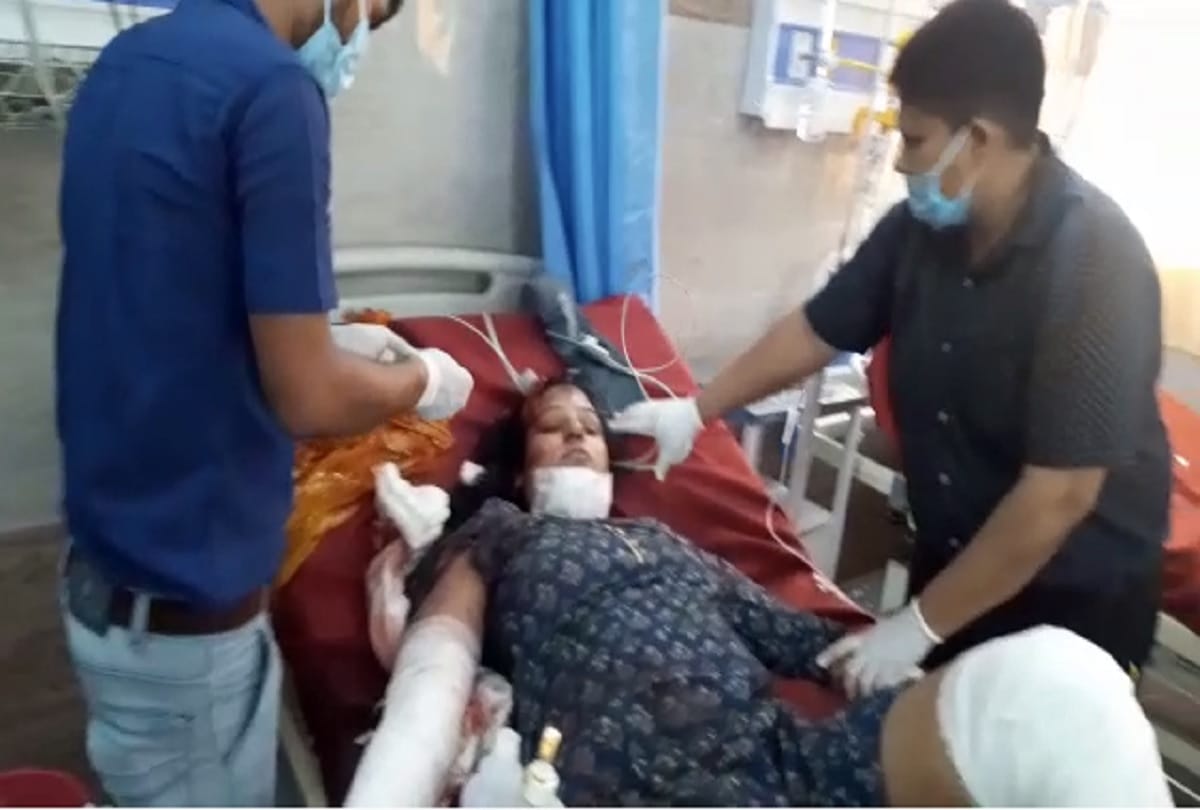 Aligarh News:truck mets accident with three vehicles in Aligarh on NH 91 many injured and died
