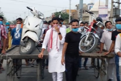 Congress protests across Punjab against petrol and diesel prices hike