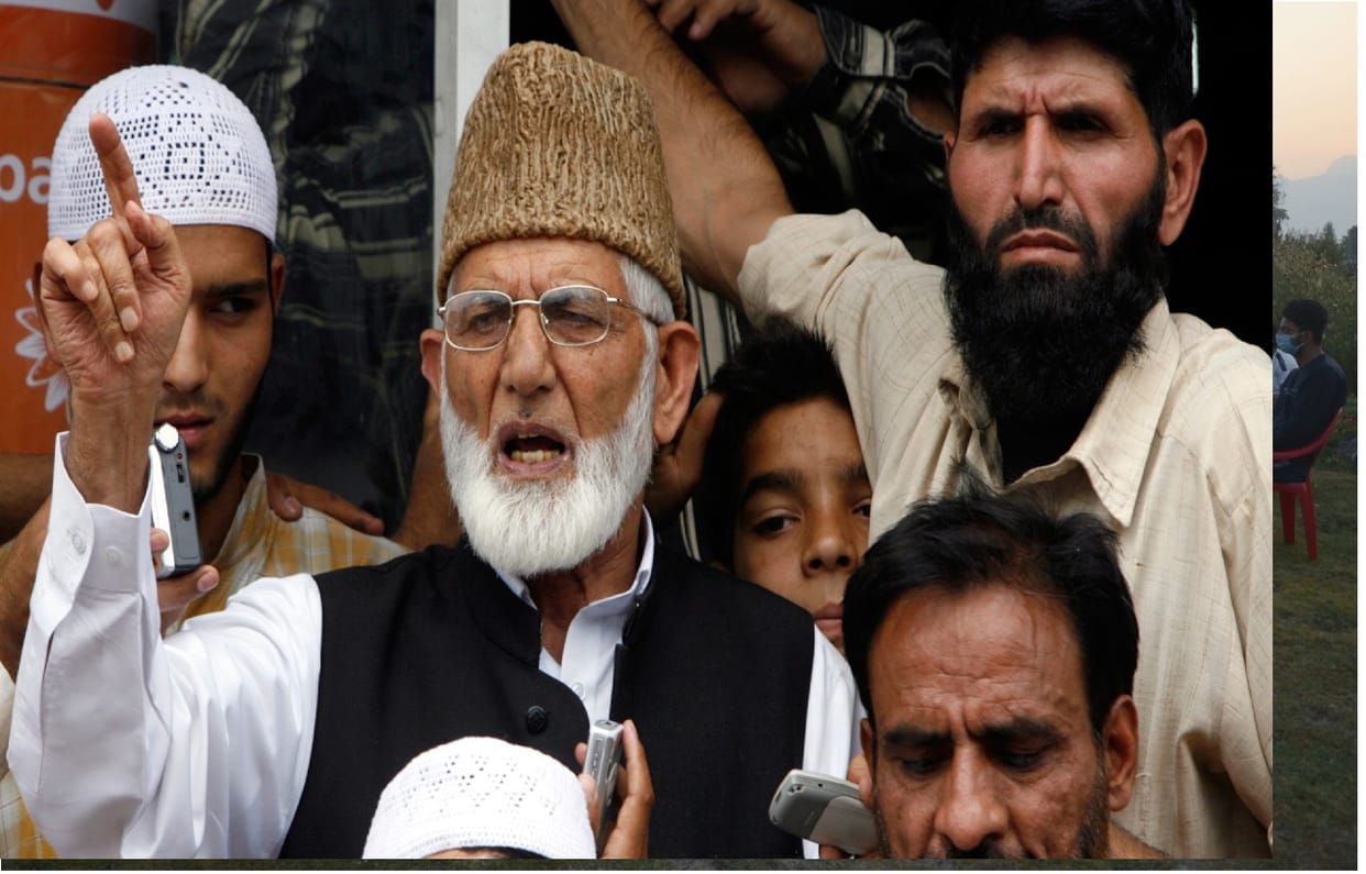 Hurriyat conference accused police in Geelani s body wrapped in Pakistani flag after death case