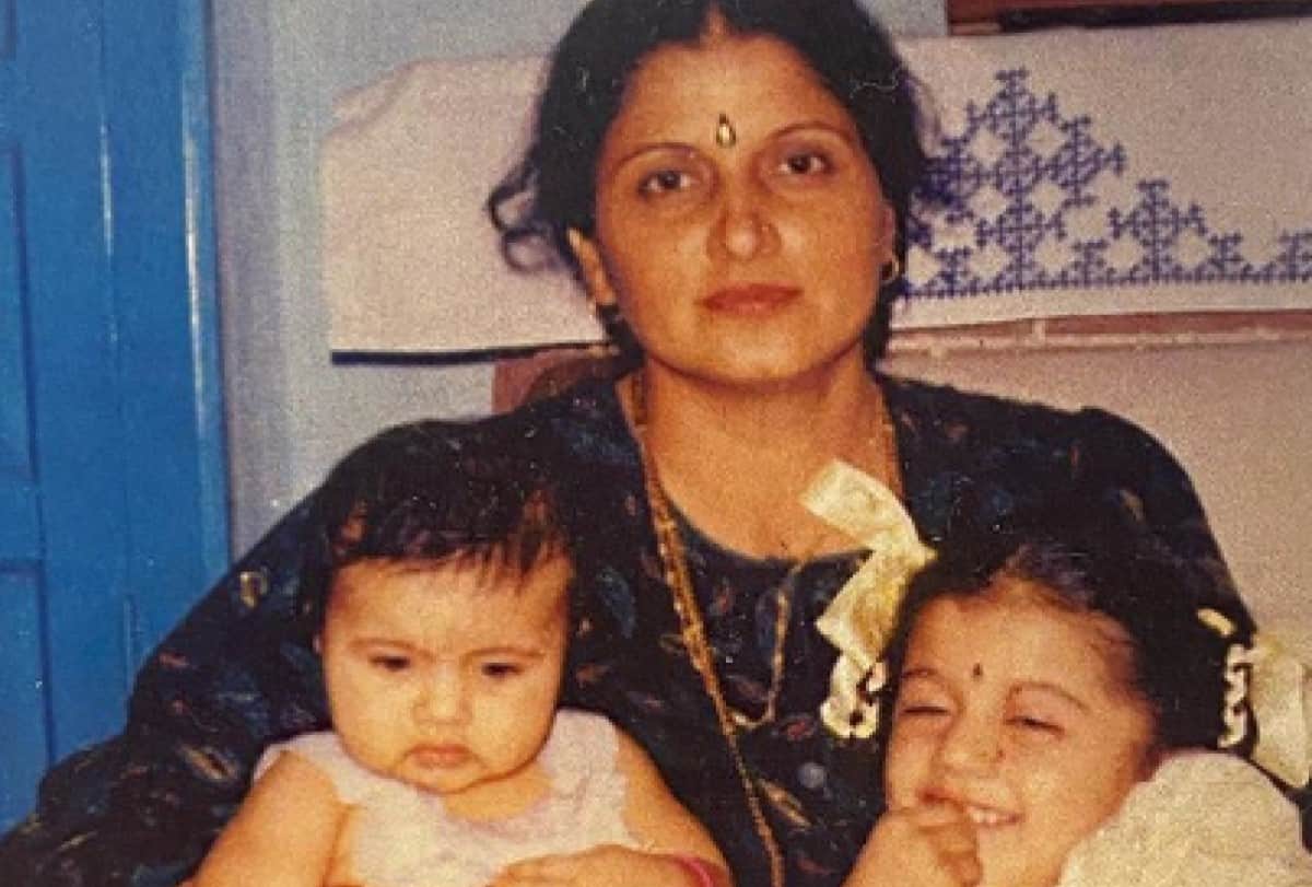 Taapsee Pannu shares childhood photo with mother and sister shagun pannu
