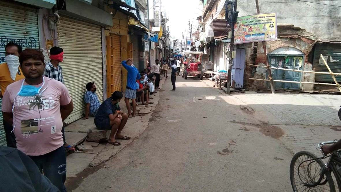 Elderly death in Jhansi, six found including CHC personnel infected