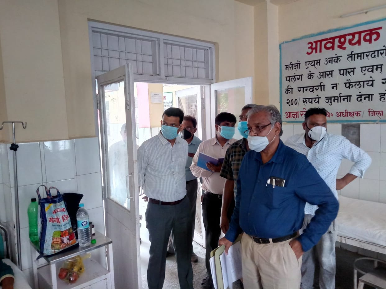 Admit to the hospital only after coming with a mask