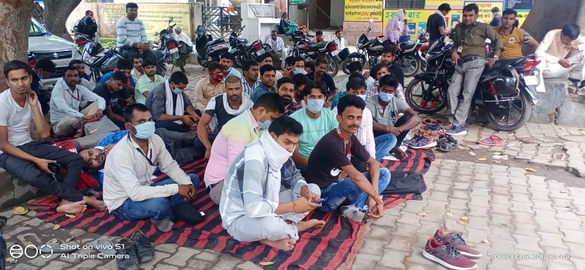 Hunger strike of 102 ambulance staff continues