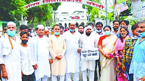Congress on the streets against the inflation of petrol and diesel