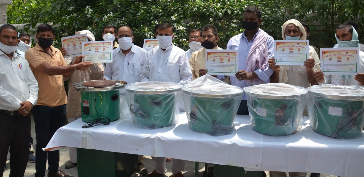 Distributed electric chalk to potters