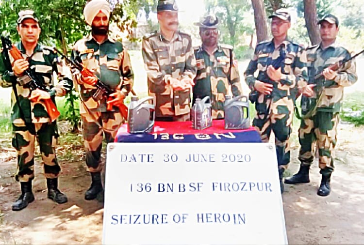 BSF recovered 11 kg heroin from indo-Pak border in Punjab
