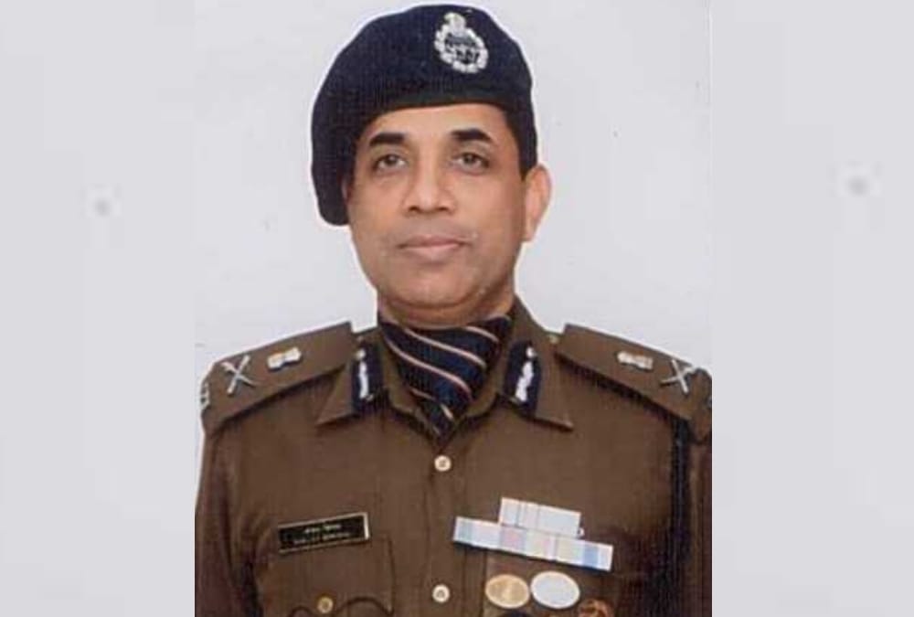 sanjay singhal will take additional charge of Lucknow Police Commissioner.