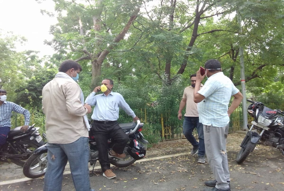 Locusts Tiddi Dal Attacks in Agra