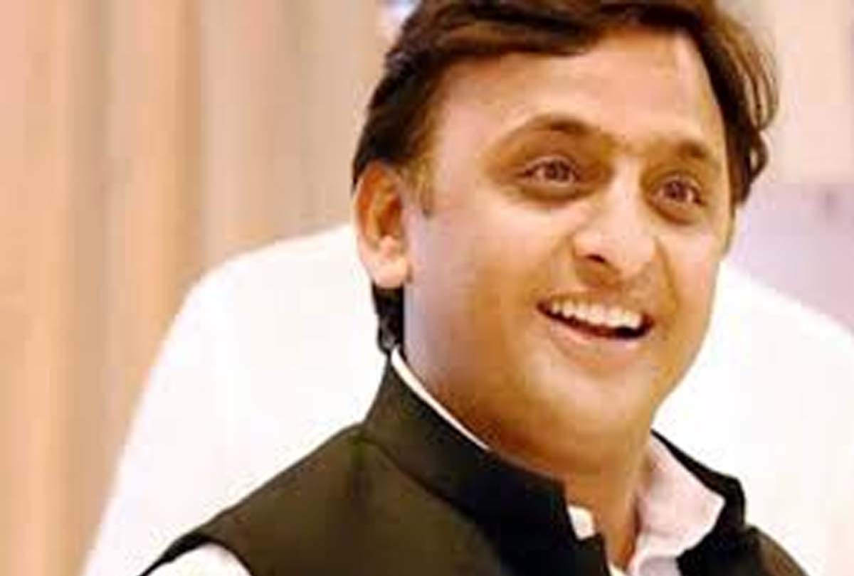 Akhilesh Yadav Birthday Special in Hindi: Dimple Yadav And Akhilesh Yadav Love Story