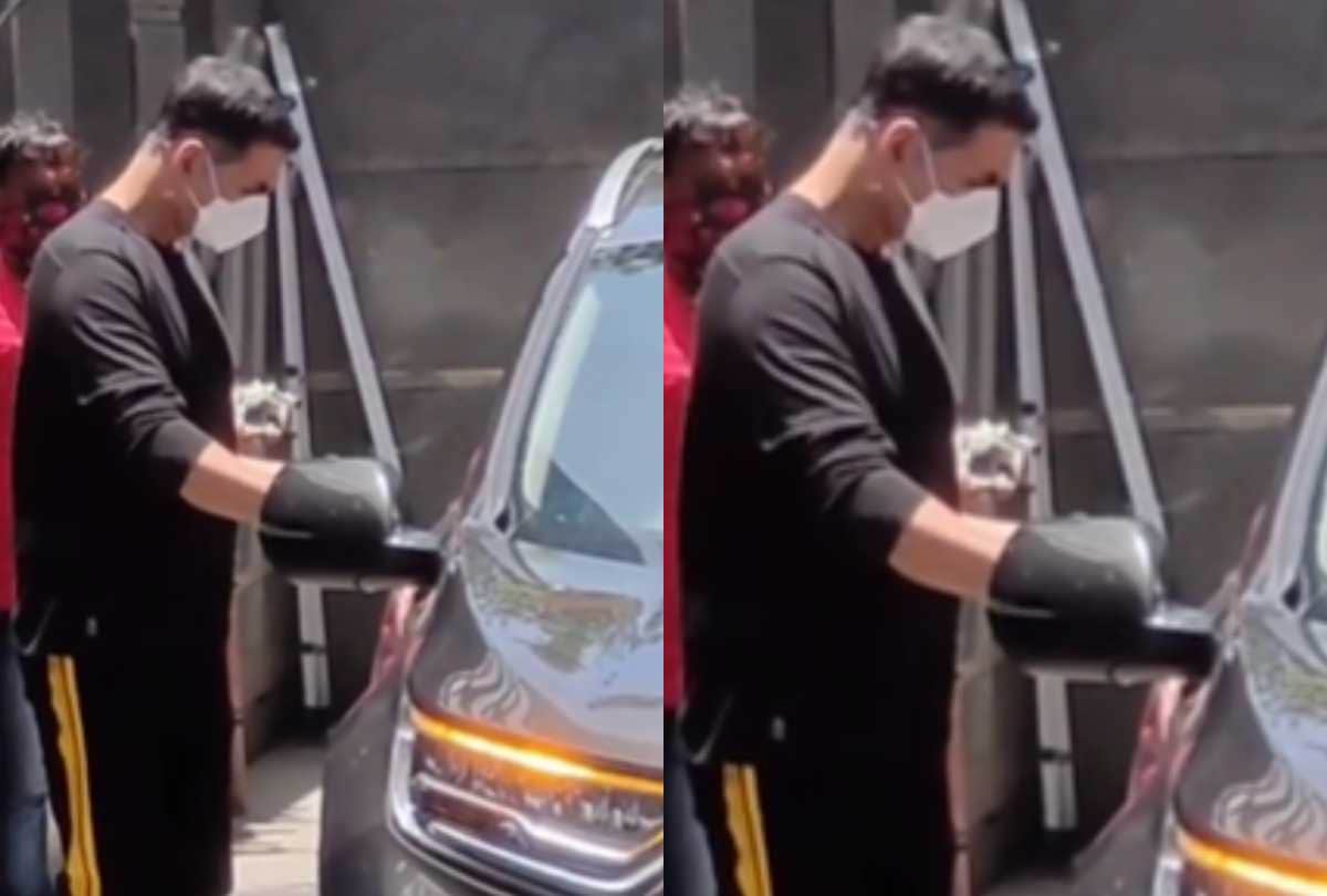 sara ali khan akshay kumar to rhea chakraborty spotted during lockdown