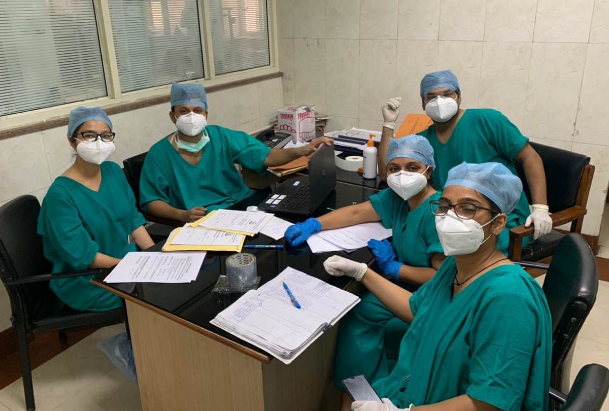 special story of corona fighters on doctor's day