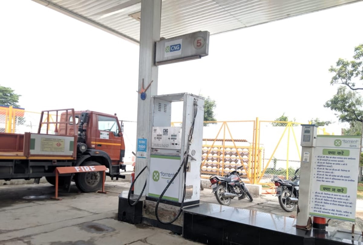 CNG prices reduced by 50 paise per kg in Gorakhpur