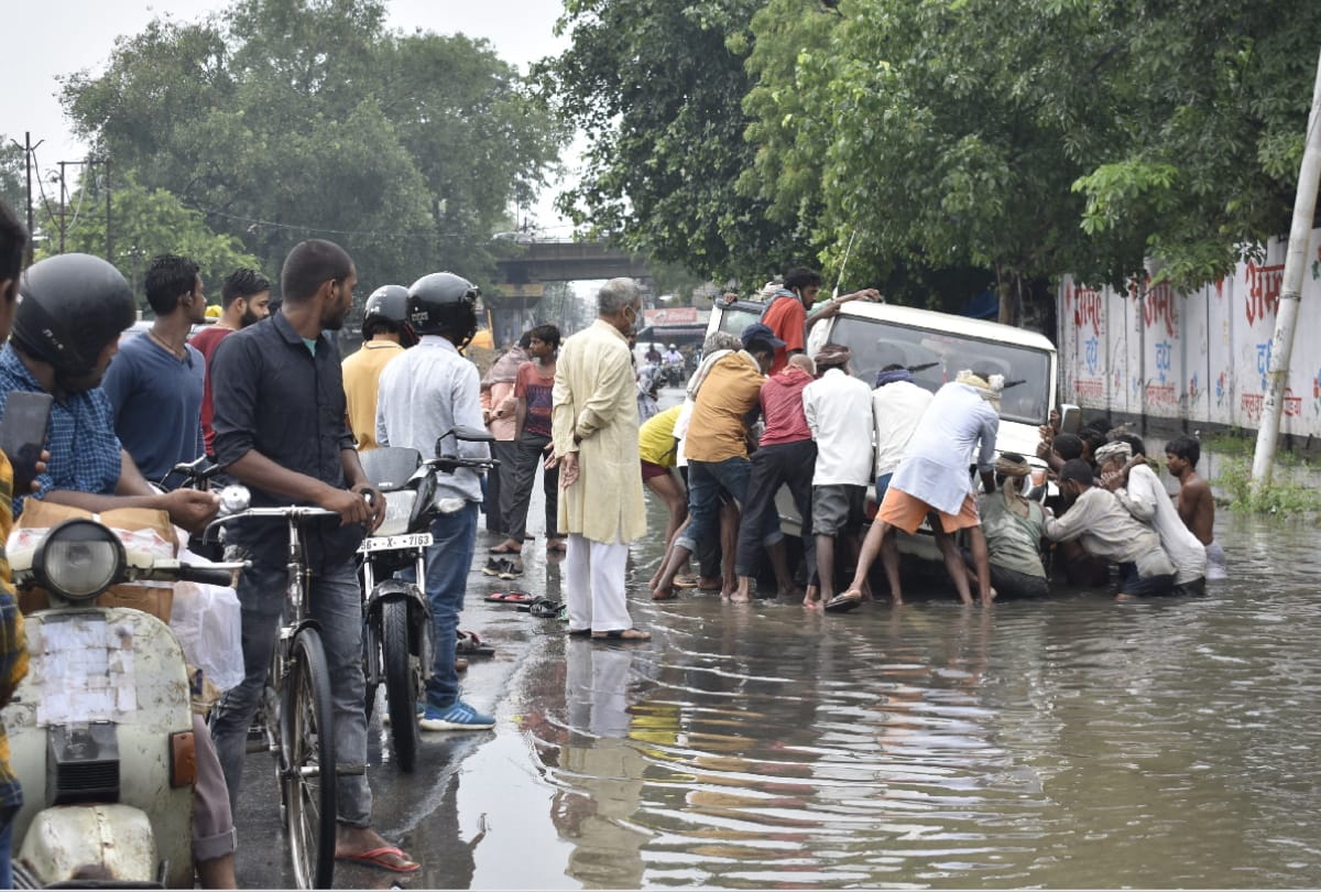Water logging problem after heavy rain in Gorakhpur city