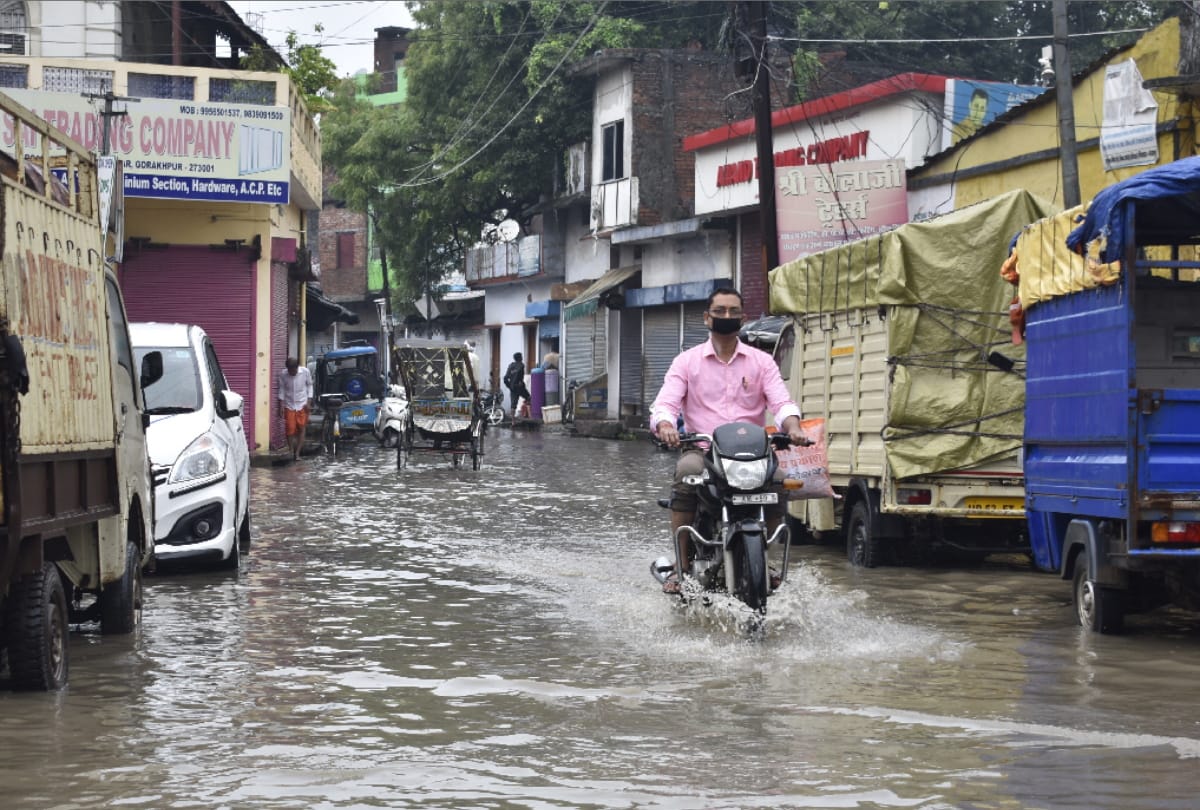 Water logging problem after heavy rain in Gorakhpur city