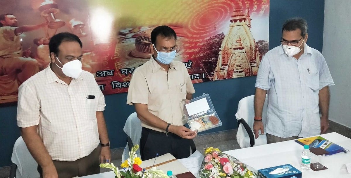 Kashi Vishwanath Rudraabhishek Kashi Vishwanath Rudraabhishek will be online in savan month Prasad will be delivered to your home by Posts Department