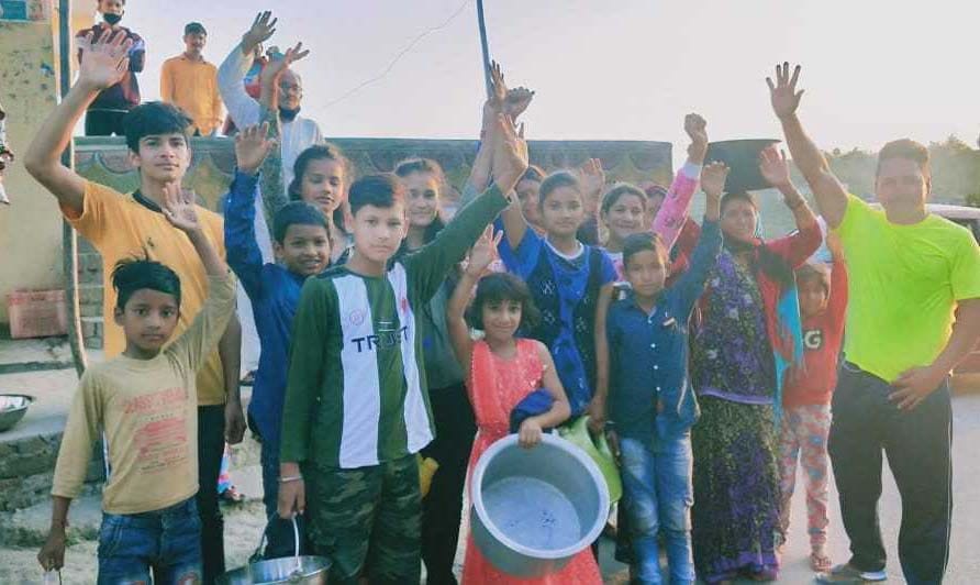 Villagers demonstrated with empty utensils