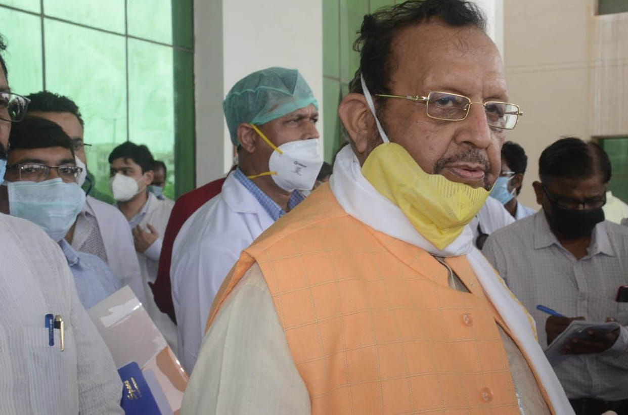 Banda Medical College Principal also infected Corona