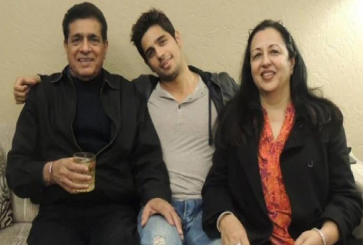 Bollywood Stars And Their Super Talented Fathers