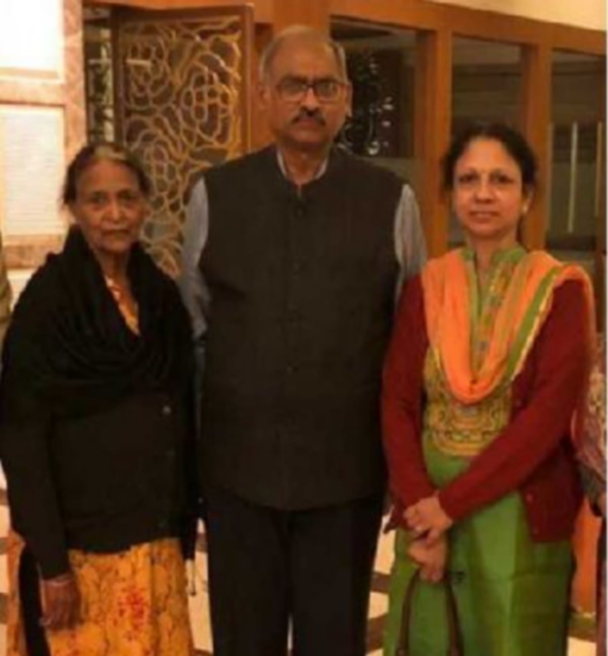 Doctors Day 2020: National doctors day coronavirus doctor with family serve india in pandamic situation in varanasi