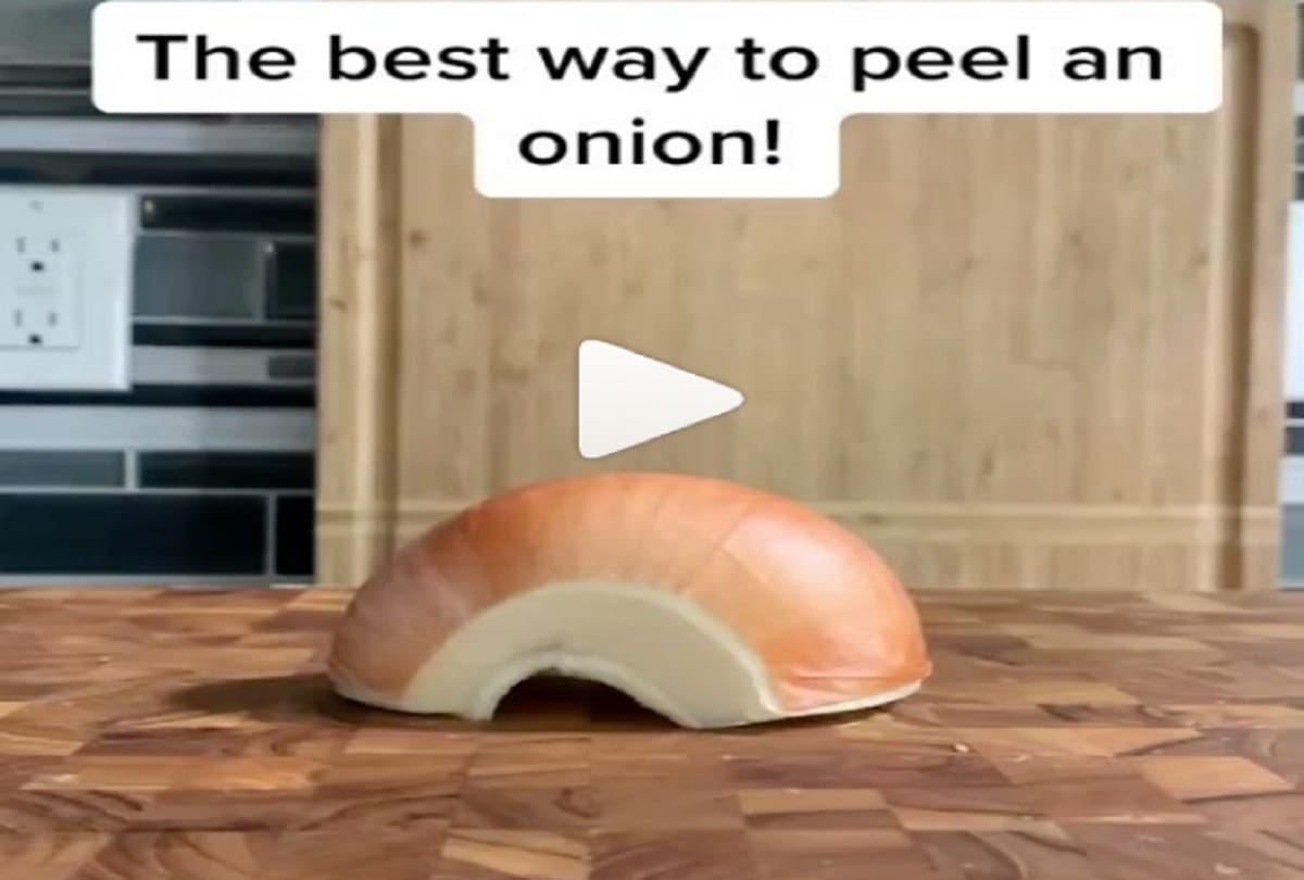 onion peeling hack gone viral this vedio can learn how to peel onion