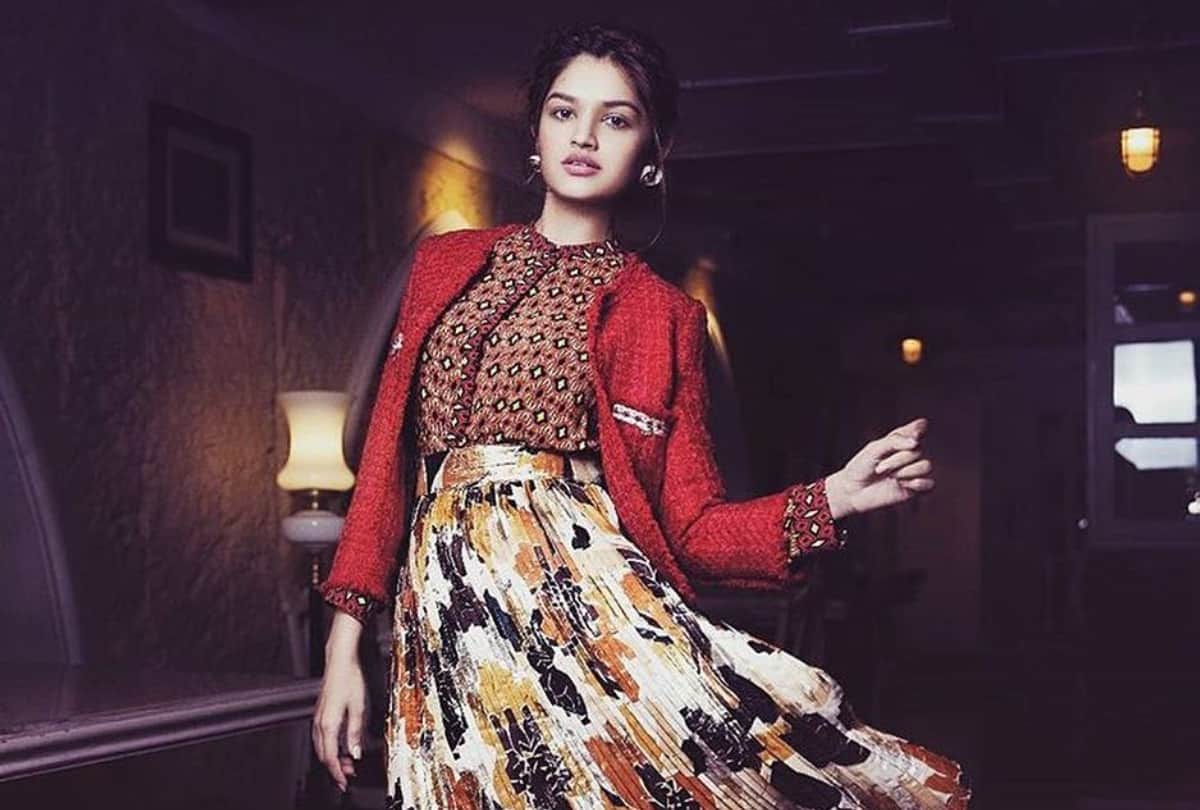bollywood actress tara alisha berry glamorous look and photos
