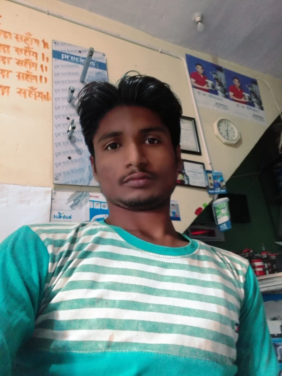 bhathha majdoor yuvak ne fansi laga di jaan