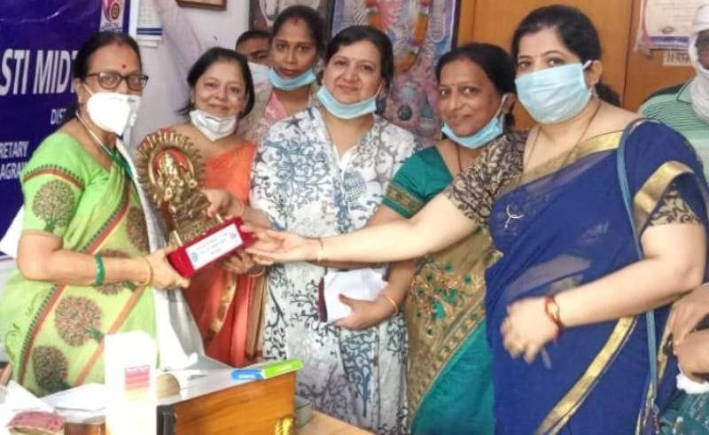 Dr. Nirmala conferred with 'Healing Ratna'