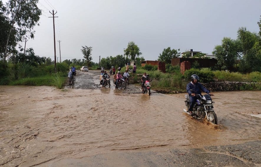 Shedding alternative route built on Lakdhan river