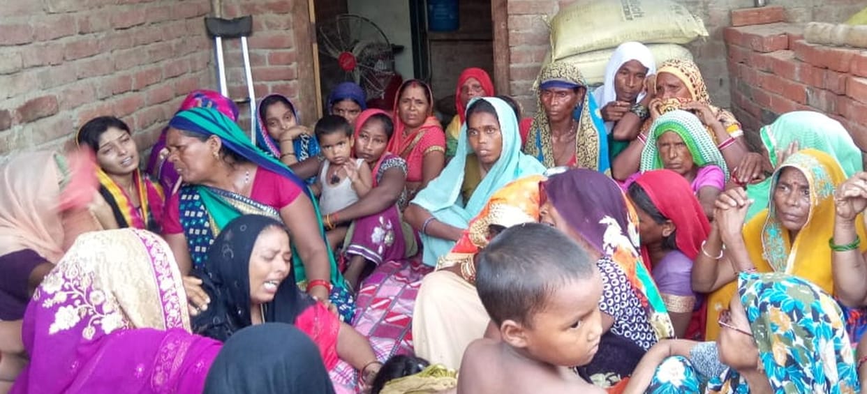 Young man and woman hanged in Mohammadabad