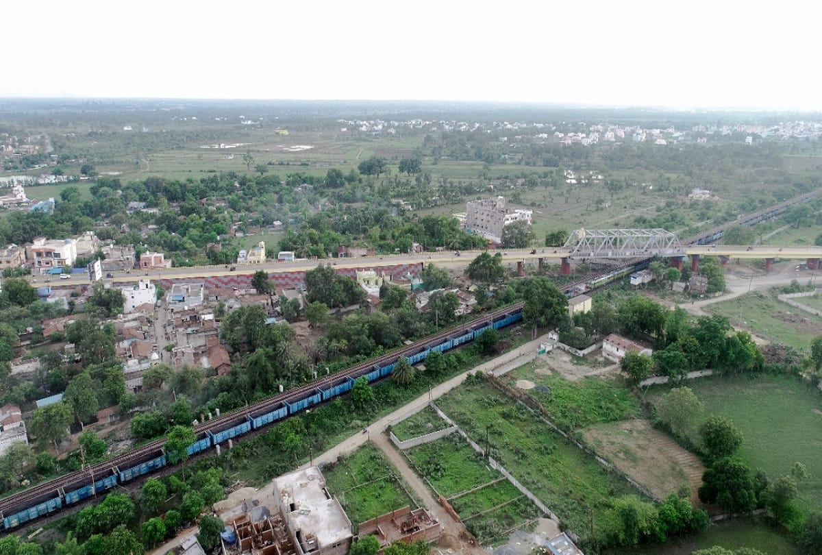 after Super Anaconda freight train Railways run 2.8 km Sheshnag freight train